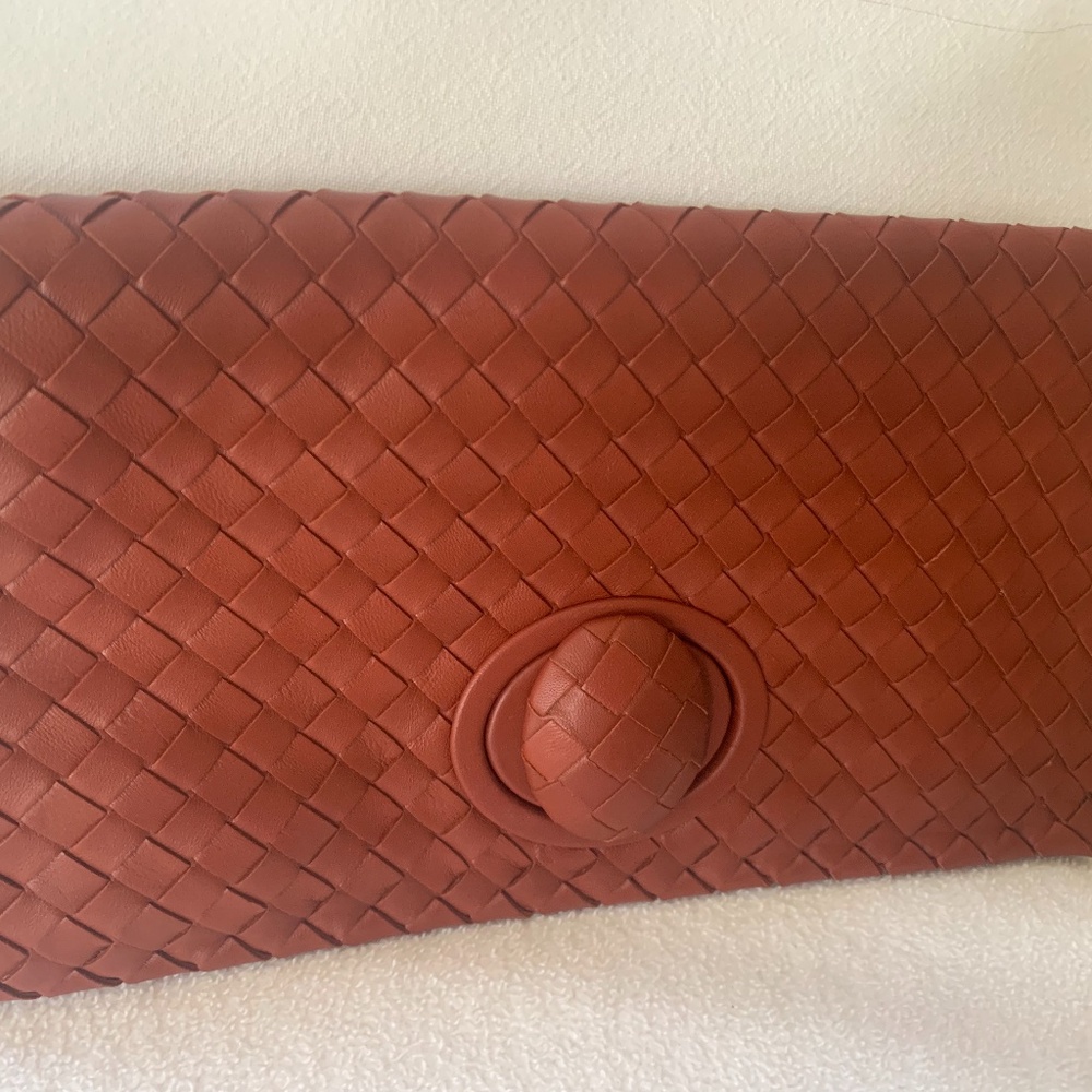 ♦️Bottega Veneta Turnlock Authentic Large Leather clutch